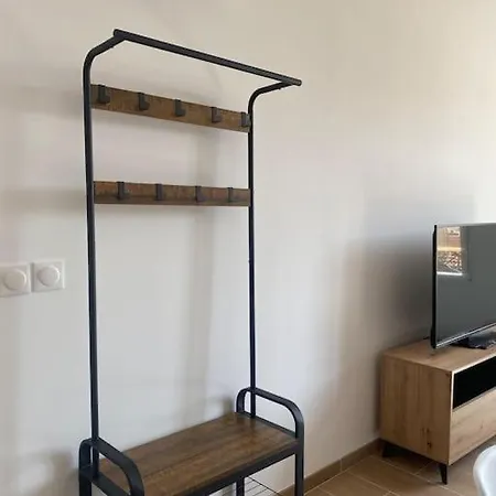 Le 102 De La Gare: Neuf Et Climatise * Châlons-en-Champagne